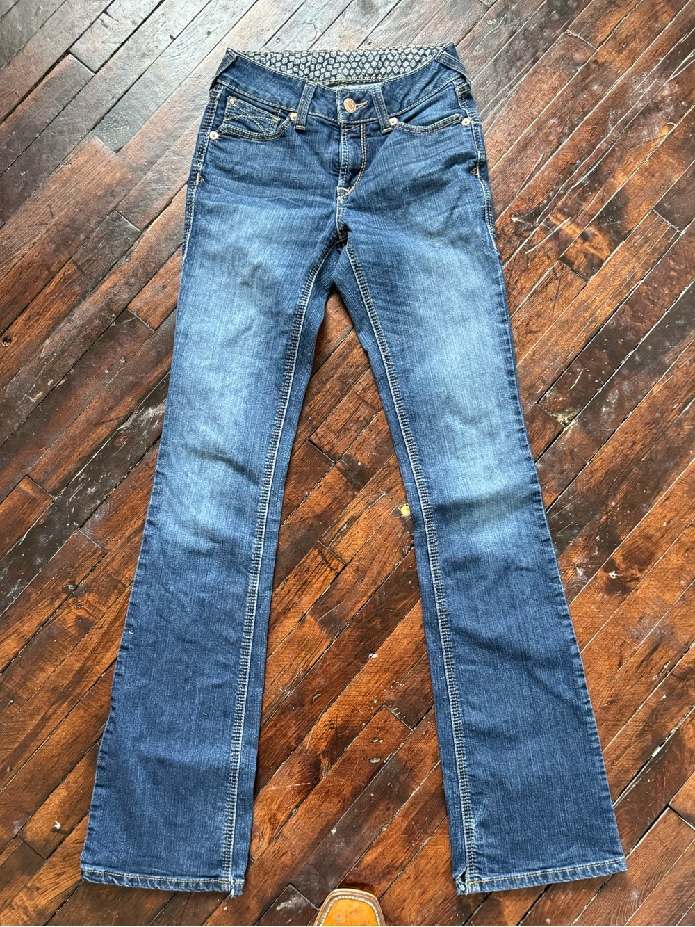 Ariat 27XL Medium Wash Bootcut Jeans in Classic Blue